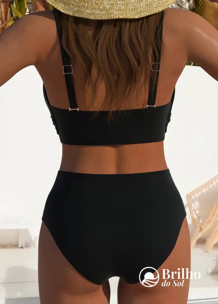 Biquíni Hot Pant Cintura Alta Com Top Cropped Transpassado Biquíni Hot Pant Cintura Alta Com Top Cropped Transpassado