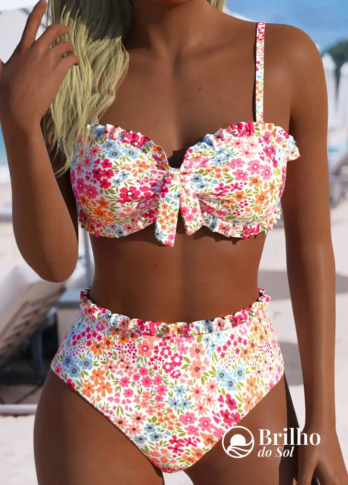 Biquíni Tomara Que Caia Bandeau Floral Com Babados Biquíni Tomara Que Caia Bandeau Floral Com Babados