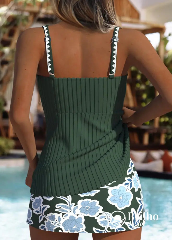 Tankini Drapeado Com Alças Largas E Saia Floral Elegante Tankini Drapeado Com Alças Largas E Saia Floral Elegante