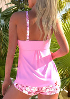 Tankini Floral Com Babados No Decote E Short Confortável Tankini Floral Com Babados No Decote E Short Confortável