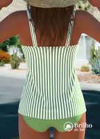 Tankini Listrado Com Decote Transpassado E Argolas Decorativas Tankini Listrado Com Decote Transpassado E Argolas